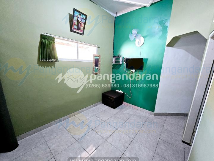 Tampilan Depan Rumah Bu Amoy Pangandaran, Fasilitas di Lengkapi TV