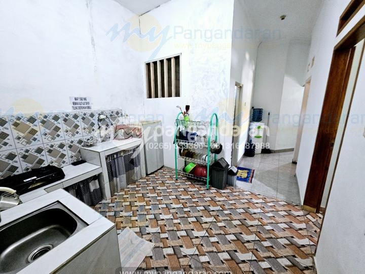  Tampilan Dapur Rumah Bu Amoy Pangandaran, Peralatan Masak Siap Pakai, Rice Cooker